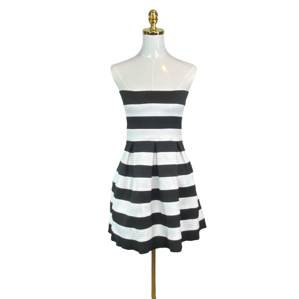 Woman’s Doe & Rae retro black and white stripe strapless dress size M